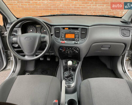Серый Киа Рио, объемом двигателя 1.4 л и пробегом 179 тыс. км за 3999 $, фото 40 на Automoto.ua