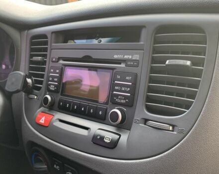 Серый Киа Рио, объемом двигателя 1.4 л и пробегом 158 тыс. км за 6400 $, фото 4 на Automoto.ua