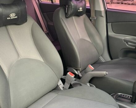 Серый Киа Рио, объемом двигателя 1.4 л и пробегом 158 тыс. км за 6400 $, фото 5 на Automoto.ua