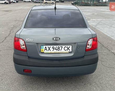 Серый Киа Рио, объемом двигателя 1.4 л и пробегом 82 тыс. км за 5400 $, фото 3 на Automoto.ua