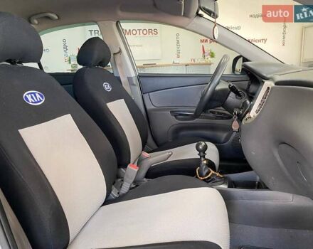Серый Киа Рио, объемом двигателя 1.4 л и пробегом 98 тыс. км за 6500 $, фото 27 на Automoto.ua