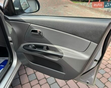Серый Киа Рио, объемом двигателя 1.4 л и пробегом 227 тыс. км за 6750 $, фото 55 на Automoto.ua
