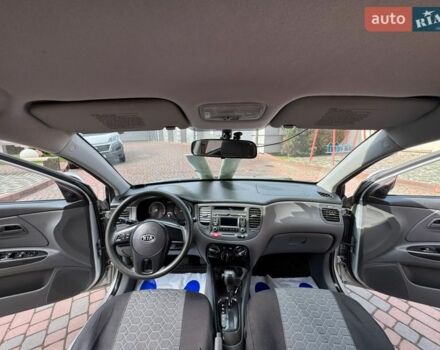 Серый Киа Рио, объемом двигателя 1.4 л и пробегом 227 тыс. км за 6750 $, фото 64 на Automoto.ua
