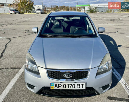 Серый Киа Рио, объемом двигателя 1.4 л и пробегом 219 тыс. км за 4500 $, фото 8 на Automoto.ua