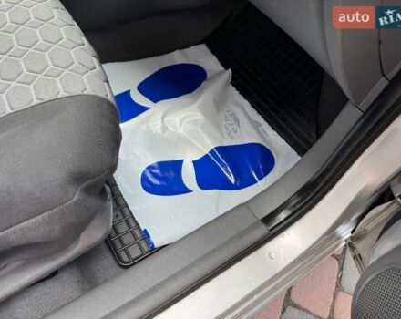 Серый Киа Рио, объемом двигателя 1.4 л и пробегом 227 тыс. км за 6850 $, фото 58 на Automoto.ua