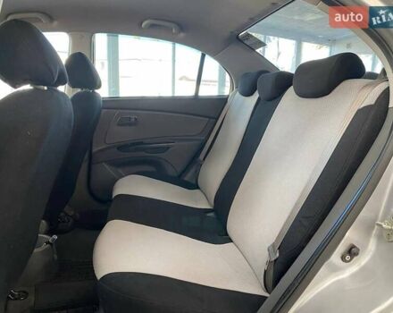 Серый Киа Рио, объемом двигателя 1.4 л и пробегом 98 тыс. км за 6500 $, фото 24 на Automoto.ua