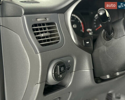 Серый Киа Рио, объемом двигателя 1.4 л и пробегом 99 тыс. км за 5500 $, фото 20 на Automoto.ua