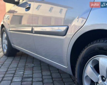 Серый Киа Рио, объемом двигателя 1.4 л и пробегом 227 тыс. км за 6750 $, фото 24 на Automoto.ua