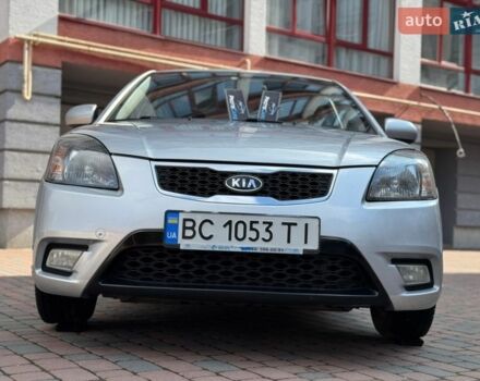 Серый Киа Рио, объемом двигателя 1.4 л и пробегом 227 тыс. км за 6850 $, фото 185 на Automoto.ua