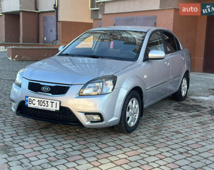 Серый Киа Рио, объемом двигателя 1.4 л и пробегом 227 тыс. км за 6750 $, фото 3 на Automoto.ua