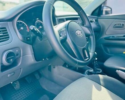 Серый Киа Рио, объемом двигателя 1.4 л и пробегом 140 тыс. км за 5800 $, фото 18 на Automoto.ua