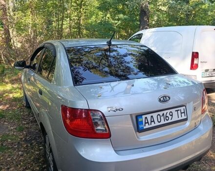 Серый Киа Рио, объемом двигателя 1.4 л и пробегом 293 тыс. км за 5200 $, фото 3 на Automoto.ua
