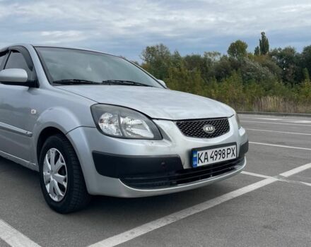 Сірий Кіа Ріо, об'ємом двигуна 1.5 л та пробігом 470 тис. км за 3008 $, фото 4 на Automoto.ua