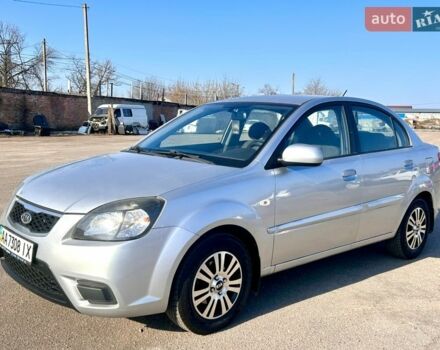 Сірий Кіа Ріо, об'ємом двигуна 1.5 л та пробігом 190 тис. км за 5800 $, фото 7 на Automoto.ua