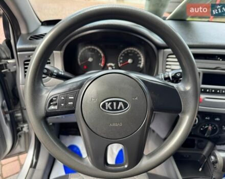 Серый Киа Рио, объемом двигателя 1.4 л и пробегом 227 тыс. км за 6750 $, фото 86 на Automoto.ua