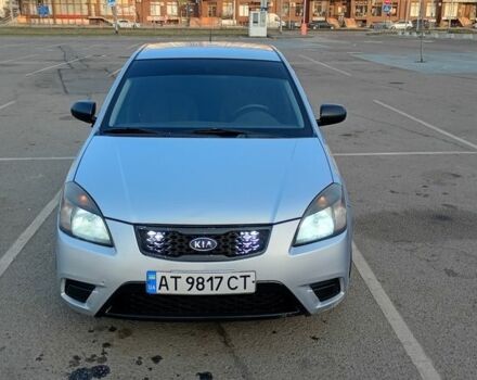 Серый Киа Рио, объемом двигателя 1.4 л и пробегом 301 тыс. км за 3700 $, фото 6 на Automoto.ua