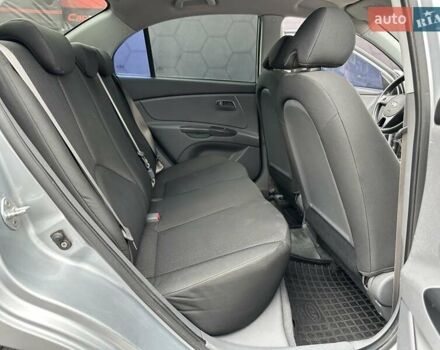 Серый Киа Рио, объемом двигателя 1.49 л и пробегом 297 тыс. км за 5999 $, фото 32 на Automoto.ua