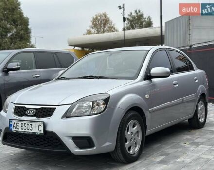 Серый Киа Рио, объемом двигателя 1.49 л и пробегом 297 тыс. км за 5999 $, фото 2 на Automoto.ua