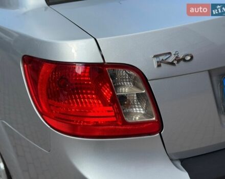 Серый Киа Рио, объемом двигателя 1.4 л и пробегом 227 тыс. км за 6750 $, фото 160 на Automoto.ua