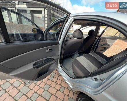 Серый Киа Рио, объемом двигателя 1.4 л и пробегом 227 тыс. км за 6750 $, фото 38 на Automoto.ua