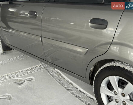 Серый Киа Рио, объемом двигателя 1.4 л и пробегом 99 тыс. км за 5500 $, фото 8 на Automoto.ua