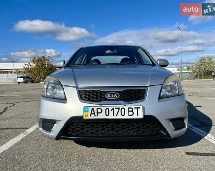 Серый Киа Рио, объемом двигателя 1.4 л и пробегом 219 тыс. км за 4500 $, фото 7 на Automoto.ua