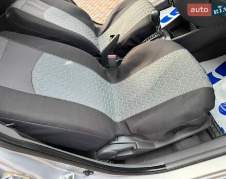 Серый Киа Рио, объемом двигателя 1.4 л и пробегом 227 тыс. км за 6750 $, фото 54 на Automoto.ua