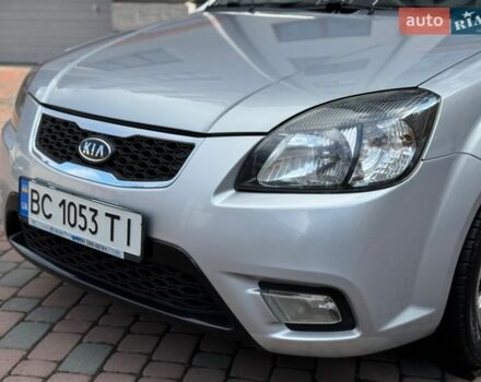 Серый Киа Рио, объемом двигателя 1.4 л и пробегом 227 тыс. км за 6850 $, фото 174 на Automoto.ua