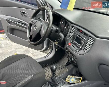 Серый Киа Рио, объемом двигателя 1.49 л и пробегом 297 тыс. км за 5999 $, фото 36 на Automoto.ua