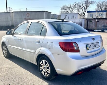 Сірий Кіа Ріо, об'ємом двигуна 1.5 л та пробігом 160 тис. км за 5800 $, фото 5 на Automoto.ua