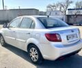 Сірий Кіа Ріо, об'ємом двигуна 1.5 л та пробігом 160 тис. км за 5800 $, фото 5 на Automoto.ua