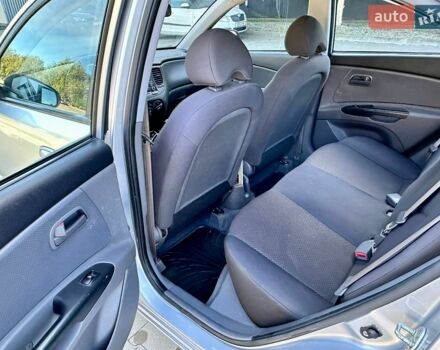Серый Киа Рио, объемом двигателя 1.5 л и пробегом 190 тыс. км за 5800 $, фото 13 на Automoto.ua