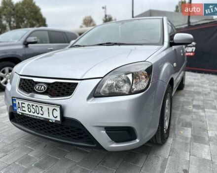 Серый Киа Рио, объемом двигателя 1.49 л и пробегом 297 тыс. км за 5999 $, фото 9 на Automoto.ua