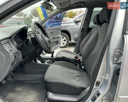 Серый Киа Рио, объемом двигателя 1.49 л и пробегом 297 тыс. км за 5999 $, фото 22 на Automoto.ua