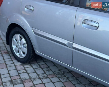 Серый Киа Рио, объемом двигателя 1.4 л и пробегом 227 тыс. км за 6750 $, фото 30 на Automoto.ua