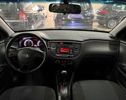 Сірий Кіа Ріо, об'ємом двигуна 1.4 л та пробігом 165 тис. км за 6600 $, фото 9 на Automoto.ua