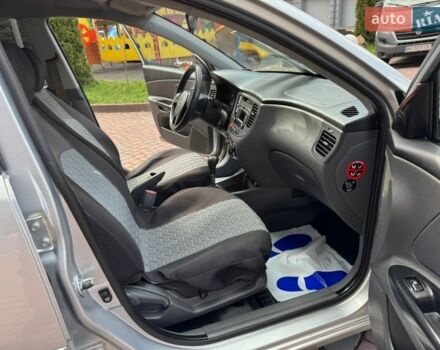 Серый Киа Рио, объемом двигателя 1.4 л и пробегом 227 тыс. км за 6750 $, фото 61 на Automoto.ua