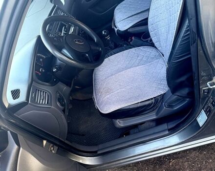 Серый Киа Рио, объемом двигателя 1.5 л и пробегом 205 тыс. км за 5000 $, фото 6 на Automoto.ua