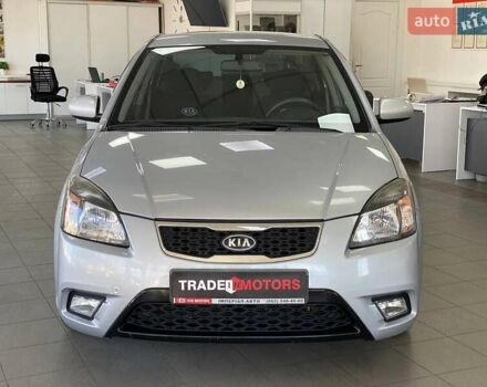 Серый Киа Рио, объемом двигателя 1.4 л и пробегом 98 тыс. км за 6500 $, фото 4 на Automoto.ua