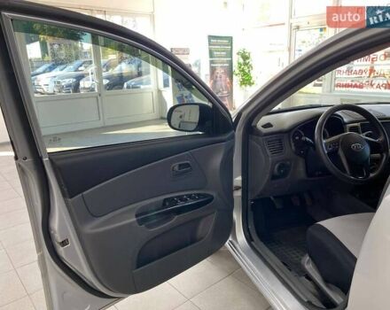 Серый Киа Рио, объемом двигателя 1.4 л и пробегом 98 тыс. км за 6500 $, фото 14 на Automoto.ua
