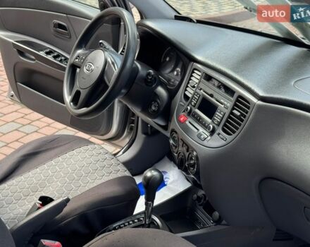 Серый Киа Рио, объемом двигателя 1.4 л и пробегом 227 тыс. км за 6750 $, фото 53 на Automoto.ua
