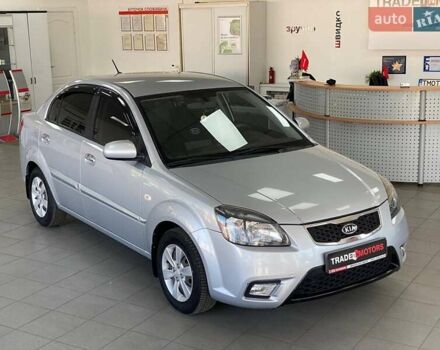 Серый Киа Рио, объемом двигателя 1.4 л и пробегом 98 тыс. км за 6500 $, фото 6 на Automoto.ua