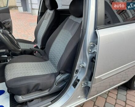 Серый Киа Рио, объемом двигателя 1.4 л и пробегом 227 тыс. км за 6850 $, фото 94 на Automoto.ua