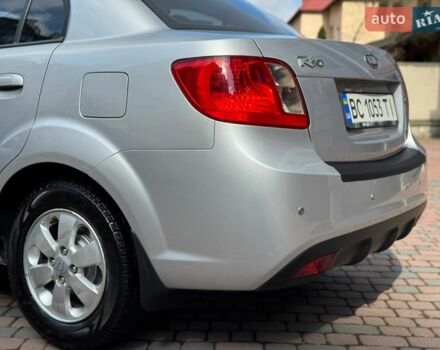 Серый Киа Рио, объемом двигателя 1.4 л и пробегом 227 тыс. км за 6750 $, фото 157 на Automoto.ua