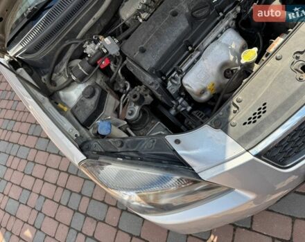 Серый Киа Рио, объемом двигателя 1.4 л и пробегом 227 тыс. км за 6850 $, фото 12 на Automoto.ua