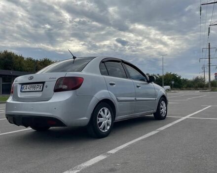 Серый Киа Рио, объемом двигателя 1.5 л и пробегом 470 тыс. км за 3000 $, фото 2 на Automoto.ua