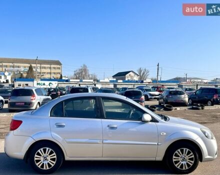 Сірий Кіа Ріо, об'ємом двигуна 1.5 л та пробігом 190 тис. км за 5800 $, фото 3 на Automoto.ua