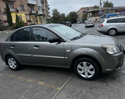 Серый Киа Рио, объемом двигателя 1.4 л и пробегом 200 тыс. км за 3593 $, фото 5 на Automoto.ua
