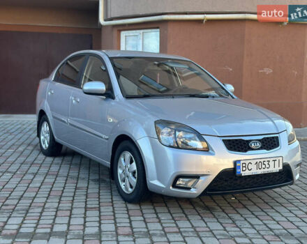 Серый Киа Рио, объемом двигателя 1.4 л и пробегом 227 тыс. км за 6750 $, фото 6 на Automoto.ua