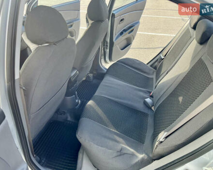 Серый Киа Рио, объемом двигателя 1.4 л и пробегом 219 тыс. км за 4500 $, фото 42 на Automoto.ua